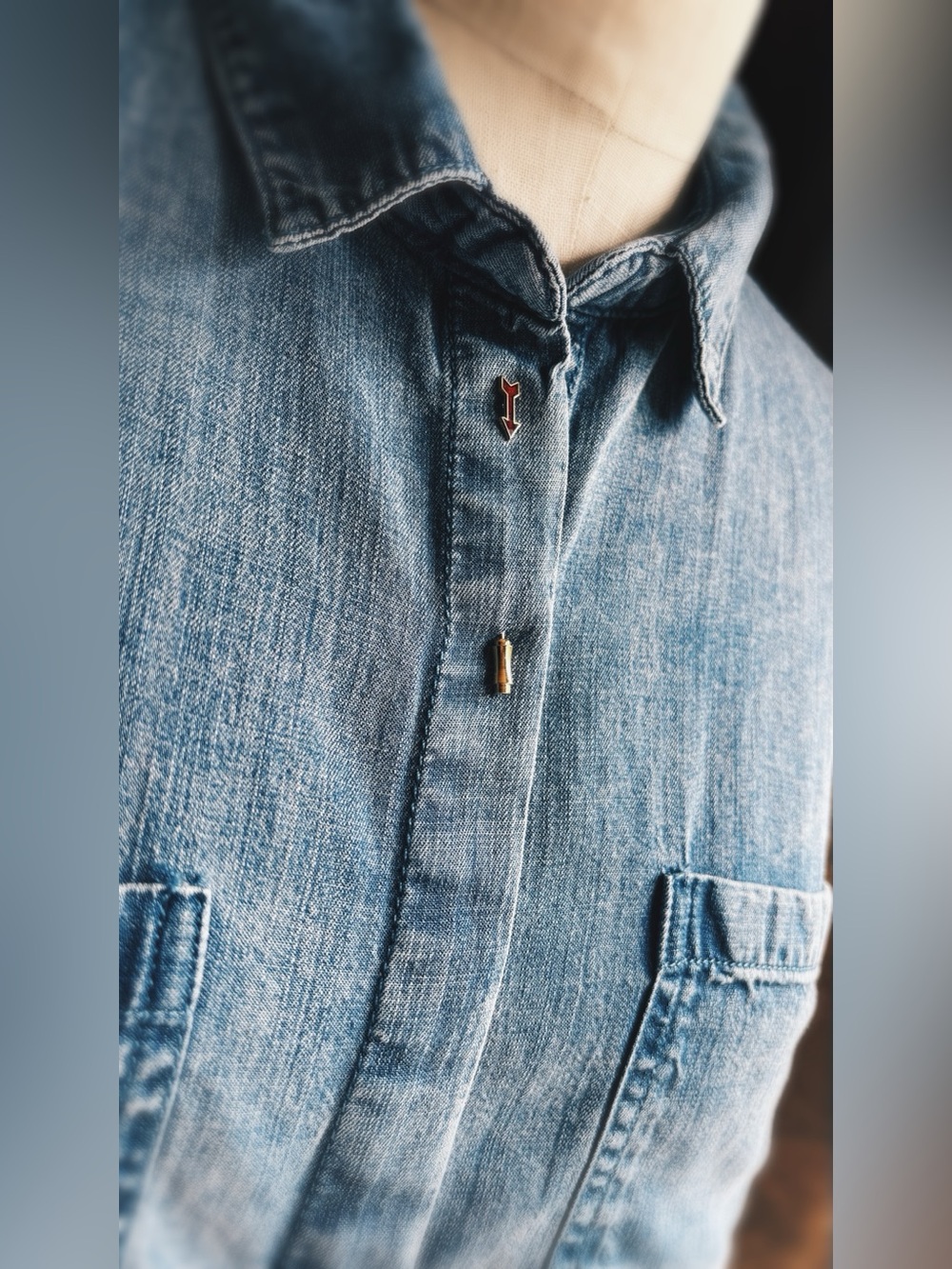 Vintage Wash Denim Button-Down Shirt & Two Vintage Red Arrow & Shell stick pins - Picture 7 of 10